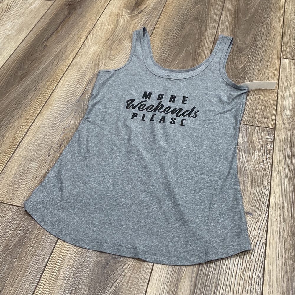 ”MORE WEEKENDS PLEASE” Gray Graphic Tank - Picture 3 of 10